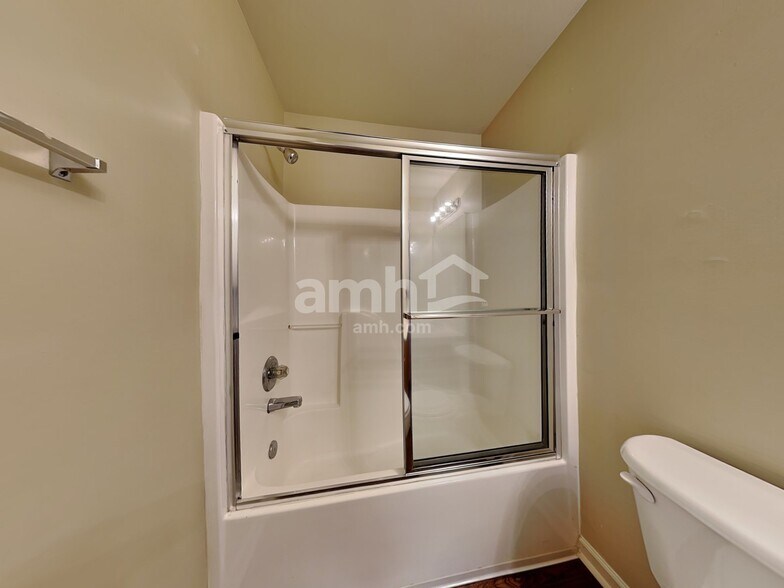 Building Photo - 4 Comesee Ct