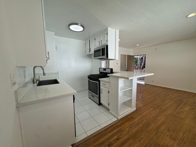 Building Photo - 1519-1521 Purdue Ave.