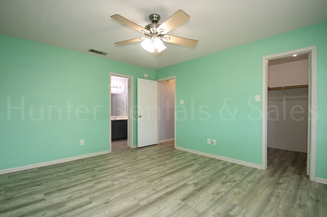 Building Photo - Two-Story Dream! $1000 off your first mont...