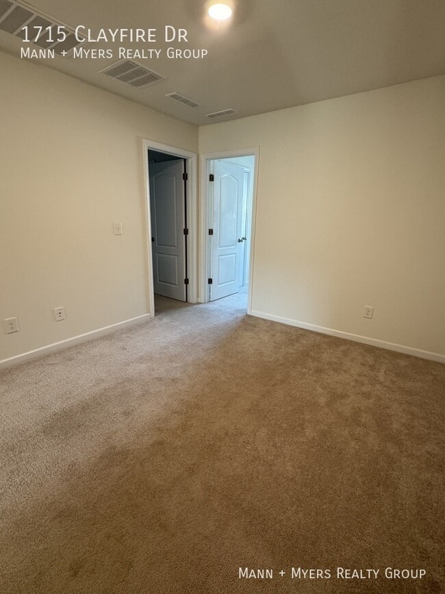 Building Photo - 1715 Clayfire Dr.