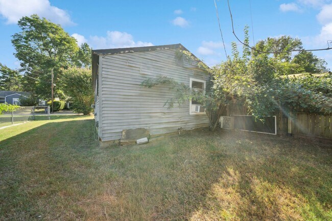 Building Photo - 4218 S Rockford Ave