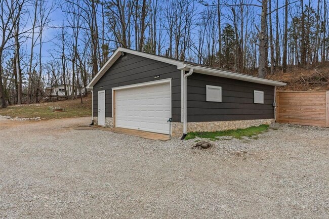 Building Photo - 10730 Barren River Rd