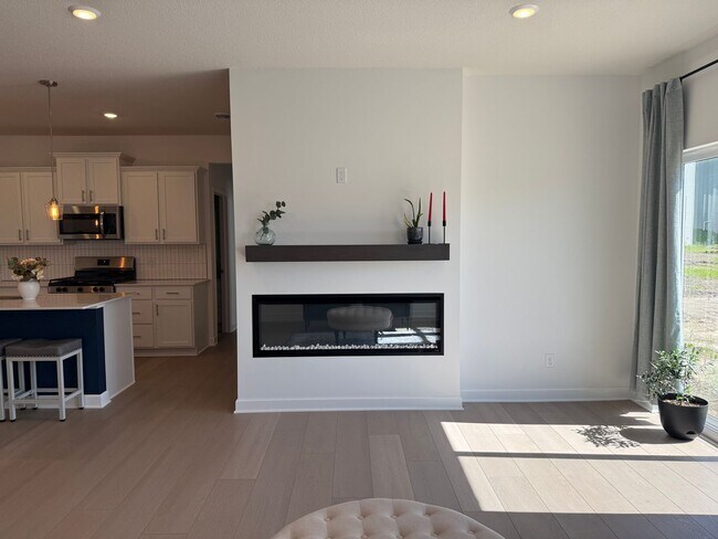 Building Photo - Stunning New Construction Home - Modern Lu...