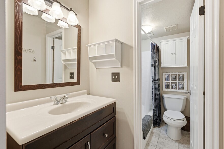 Building Photo - 1650 Upper Ironhorse Loop
