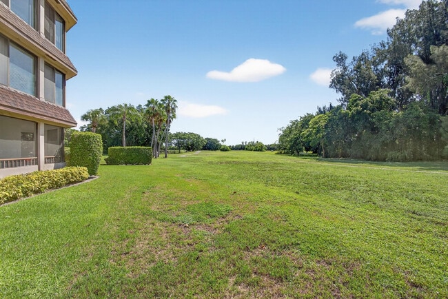 Building Photo - 4770 Fountains Dr S