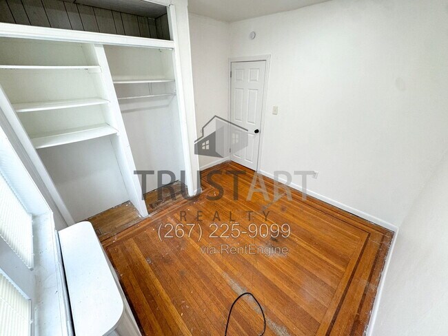 Building Photo - 2082 Albright St