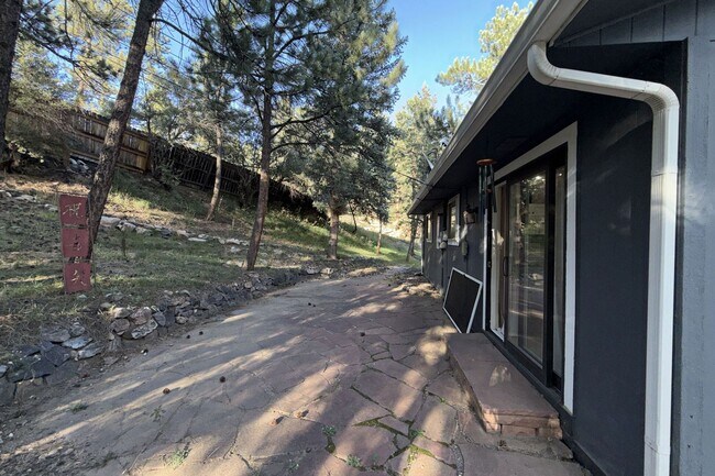 Building Photo - 27535 Mountain Park Rd
