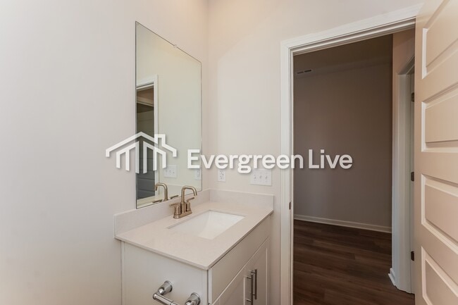 Building Photo - 710 Shoemaker Ln