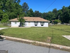 Building Photo - 2875 Carriage Ln