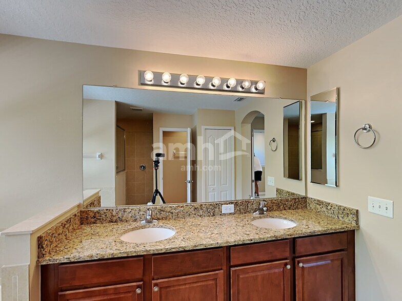 Building Photo - 7512 Tangle Bend Dr
