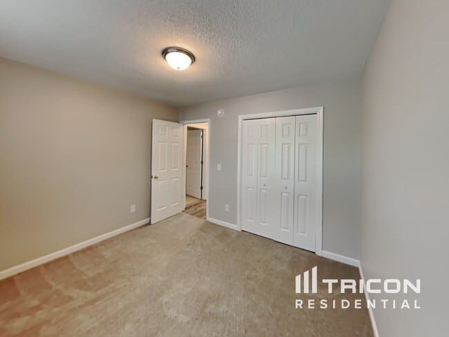 Building Photo - 216 Turtle Creek Dr