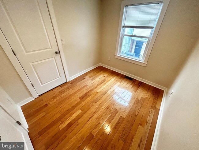 Building Photo - 1269 N Dover St