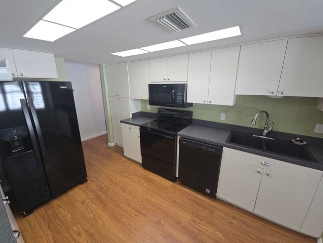 Building Photo - Charming 2 Bed 2 Bath in Holiday, Fl