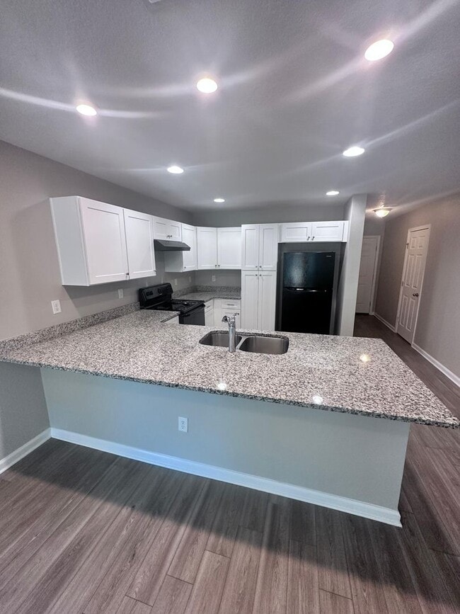 Building Photo - *** TWO WEEKS FREE ***  Gorgeous 4-Bedroom Home with Granite Counters & 2-Car Garage