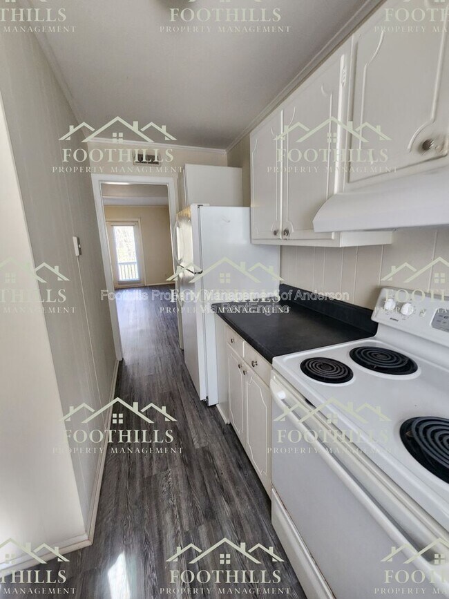 Building Photo - 203 Guthrie Rd