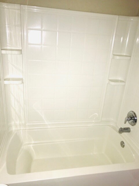 Building Photo - **  MAINTENANCE FREE TOWNHOME **2 BD 2.5 BATH