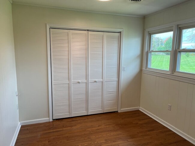 Building Photo - Large home in convent Blacksburg location