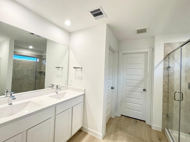 Building Photo - 30007 Foxtail Pne Ct