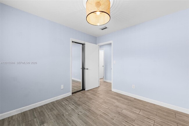 Building Photo - 309 NW 43rd Ave