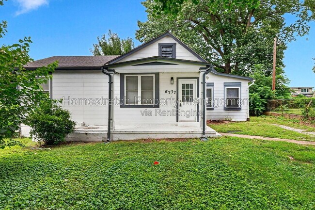 Building Photo - 6737 Fyler Ave