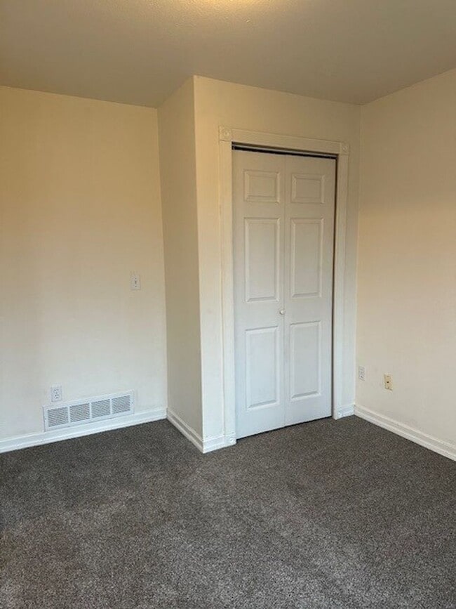 Building Photo - Tranquil Cul-de-Sac Charm: Inviting 3BR, 2BA Home in South Anchorage