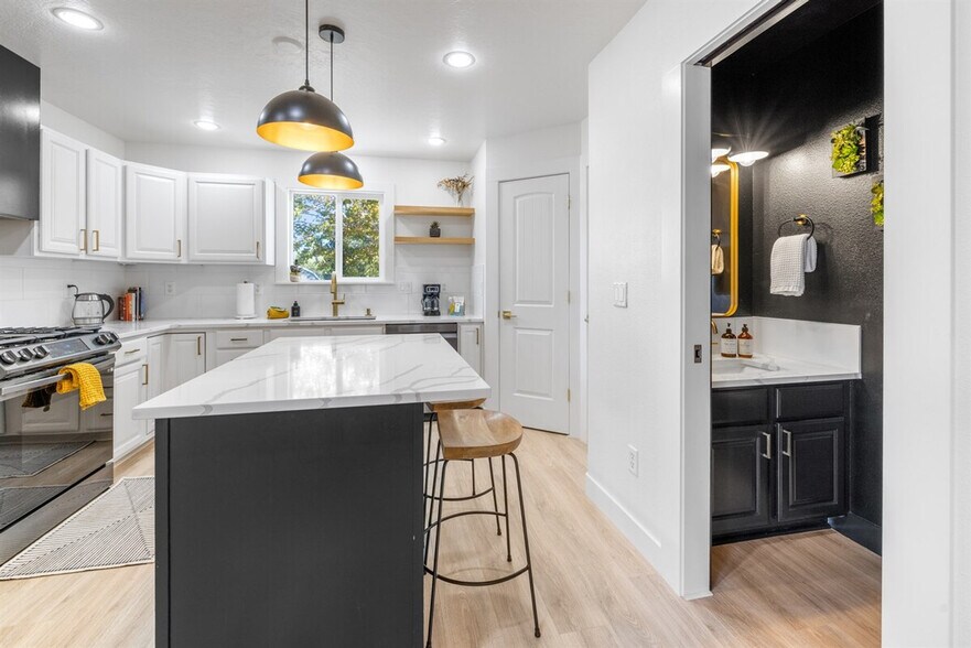 Building Photo - 2624 S Virginia Ave