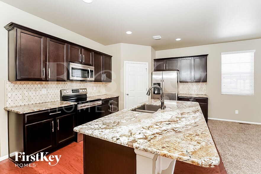 Building Photo - 6464 N Ensenada Ct