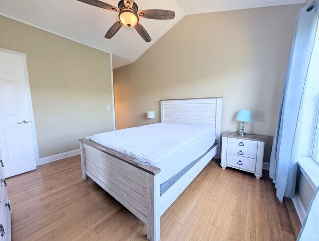 Building Photo - 3947 Gladiola Ct