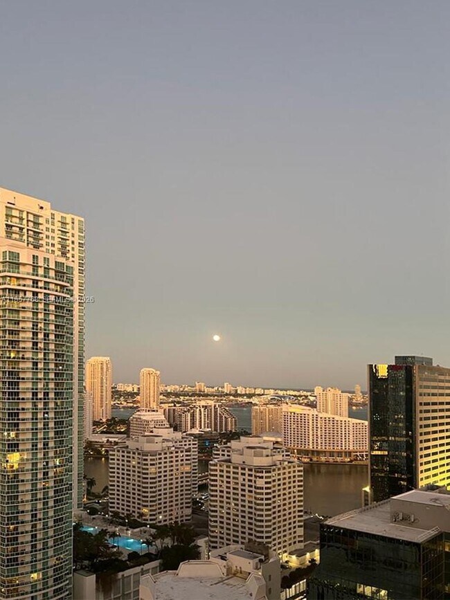 Building Photo - 1060 Brickell Ave