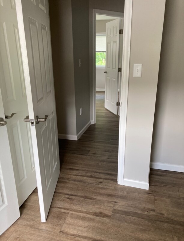 Building Photo - 1052 Stonybridge Dr