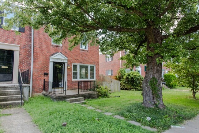 Building Photo - 978 Radcliffe Rd