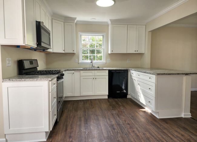 Building Photo - 2485 Zachary Woods Dr NW