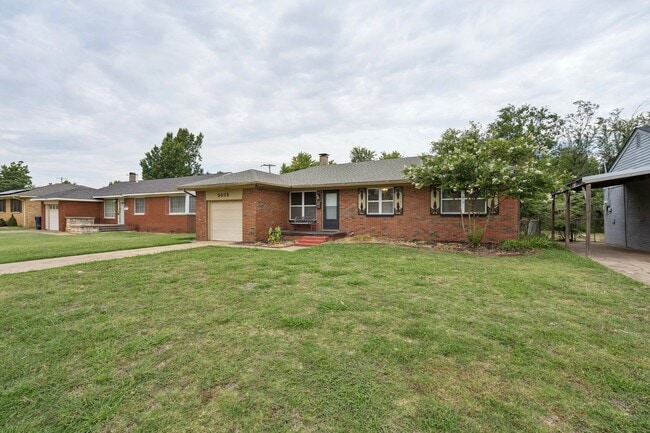 Building Photo - Charming 3-Bed Home with Spacious Backyard & Prime OKC Location