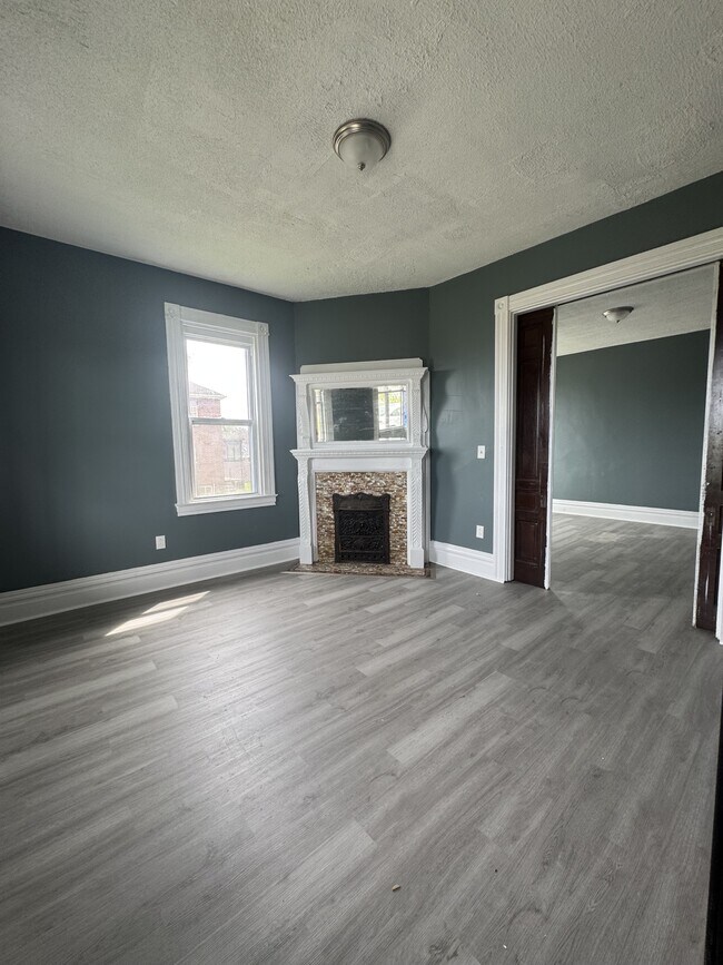 Building Photo - 3200 Brunot Ave