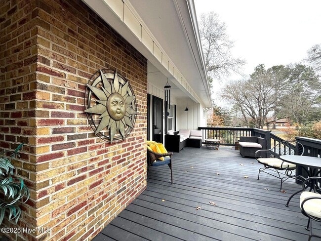 Building Photo - 105 Scuppernong Ct