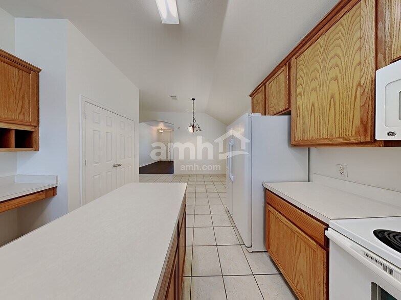 Building Photo - 5332 Sioux Creek Ln