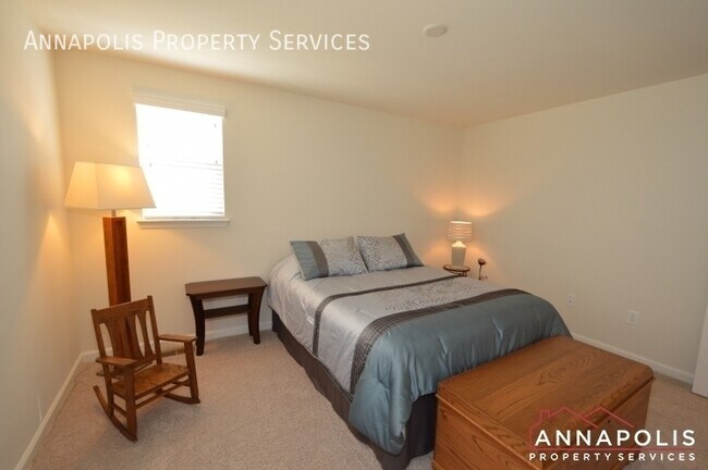 Building Photo - 7948 Monrovia Dr