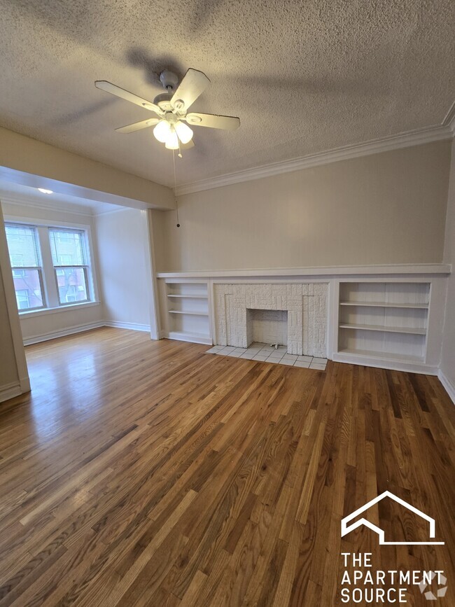 Building Photo - 7511 N Greenview Ave