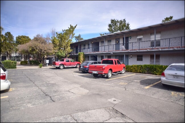 Building Photo - 6700 Escondido Dr
