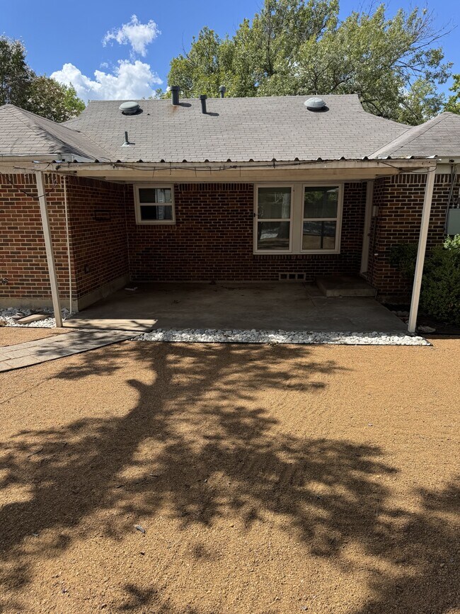Building Photo - 3525 Stadium Dr