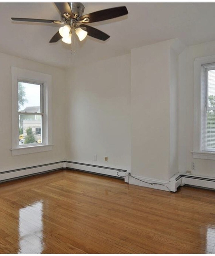 Building Photo - 208 Warren Ave