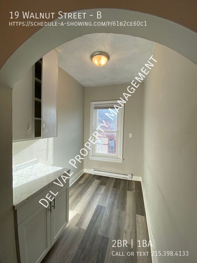 Building Photo - 19 Walnut St