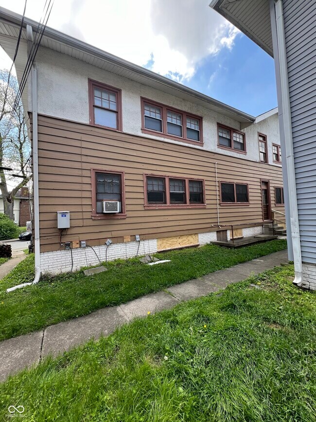 Building Photo - 634 E 37th St