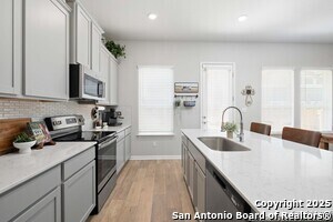 Building Photo - 1020 Vista View Dr