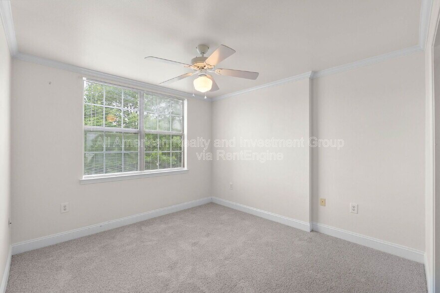 Building Photo - 554 Wingspan Way