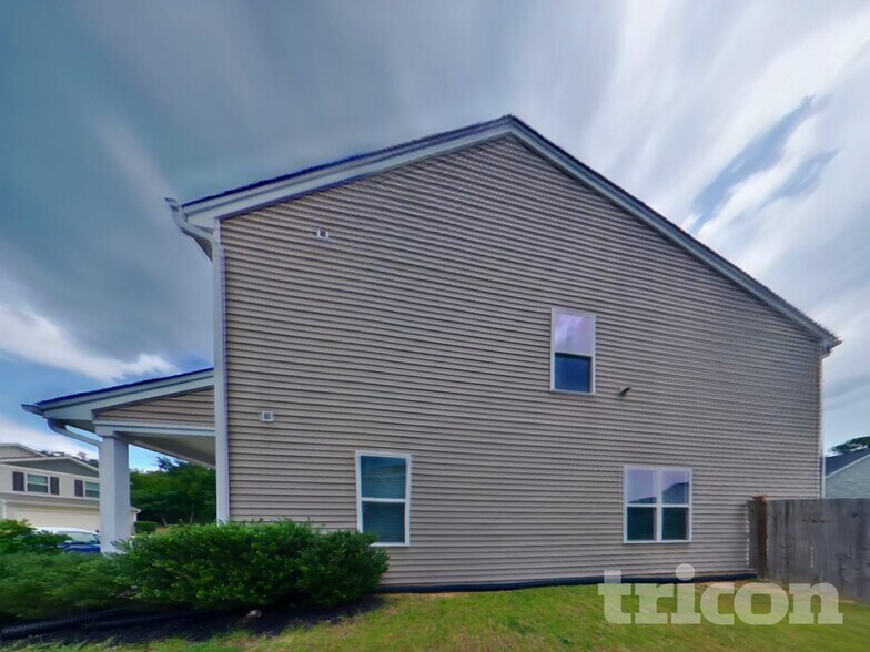 Building Photo - 1430 Sandra Dr