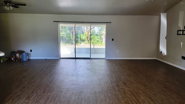 Building Photo - Citrus Springs 3/2/2