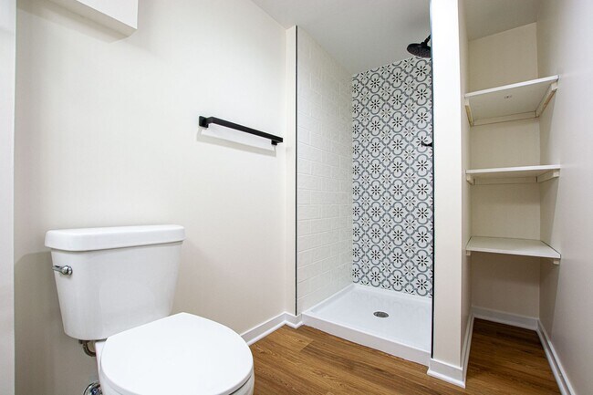 Building Photo - 3 Bedroom / 2 Bath Home with Finished Basment and Washer/Dryer!