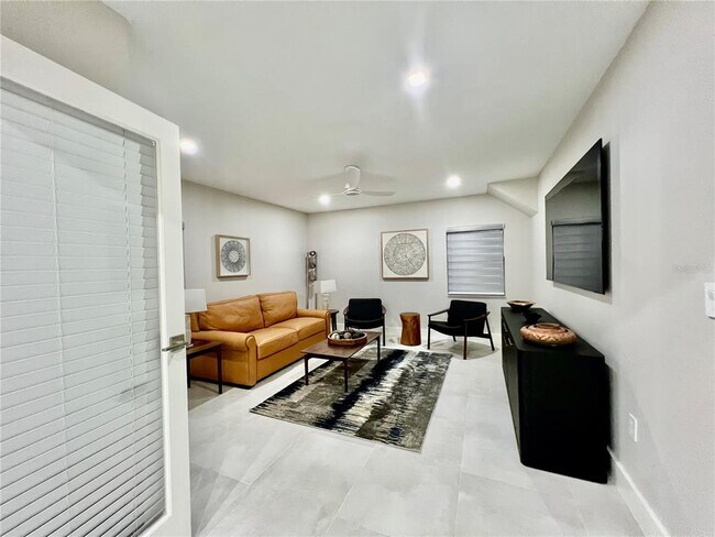 Building Photo - 3280 S Shore Dr