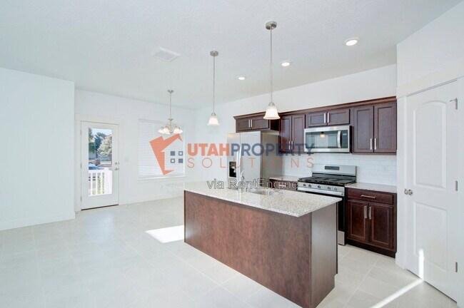 Building Photo - 1731 Jadeite Ln
